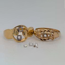 yellow-gold-hoop-and-heart-earring