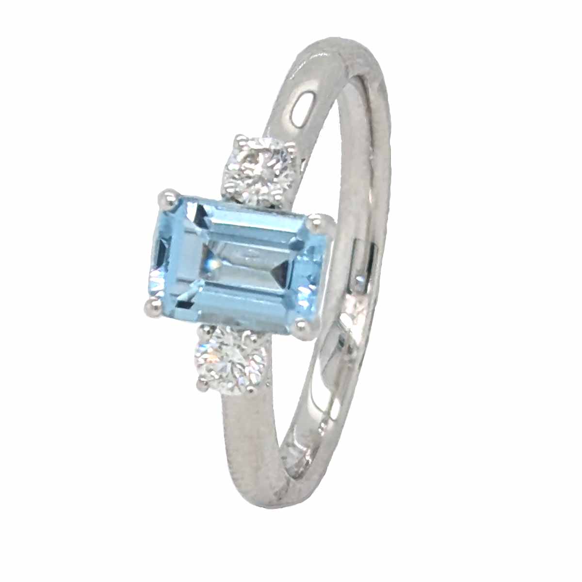 yellow-gold-hoop-and-heart-earring